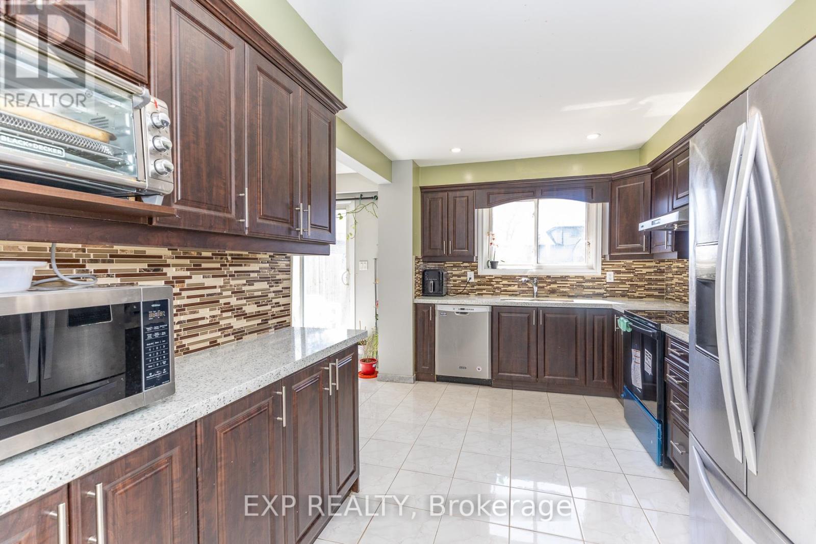 3270 Klaiman Drive, Mississauga, Ontario  L4Y 3C8 - Photo 16 - W13017908