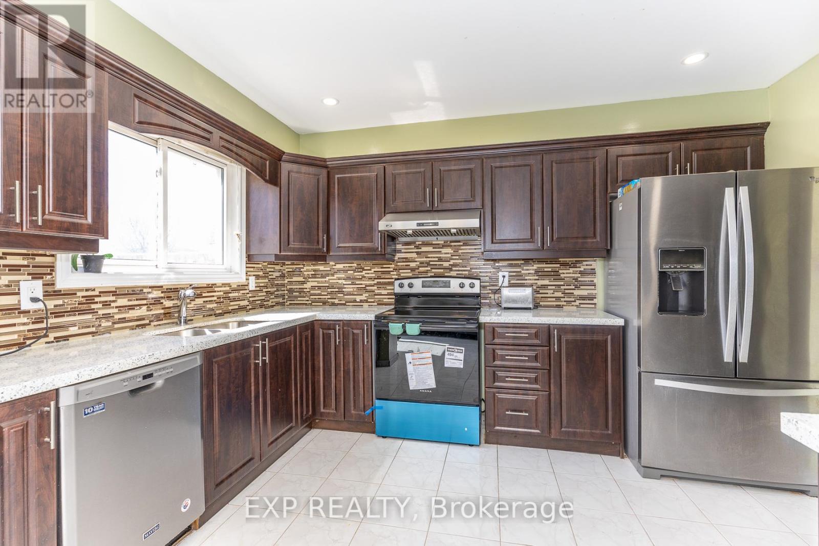 3270 Klaiman Drive, Mississauga, Ontario  L4Y 3C8 - Photo 18 - W13017908