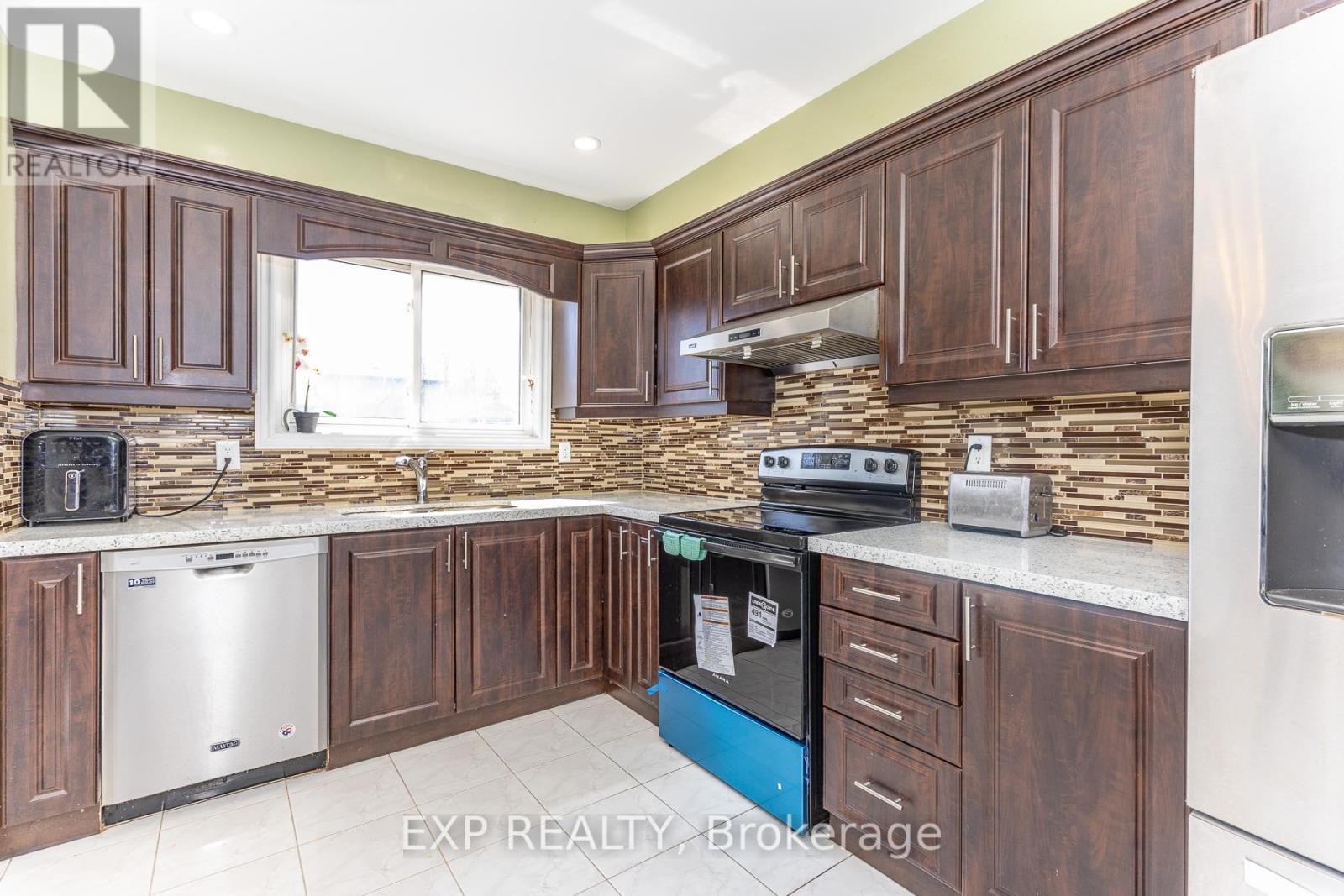 3270 Klaiman Drive, Mississauga, Ontario  L4Y 3C8 - Photo 19 - W13017908