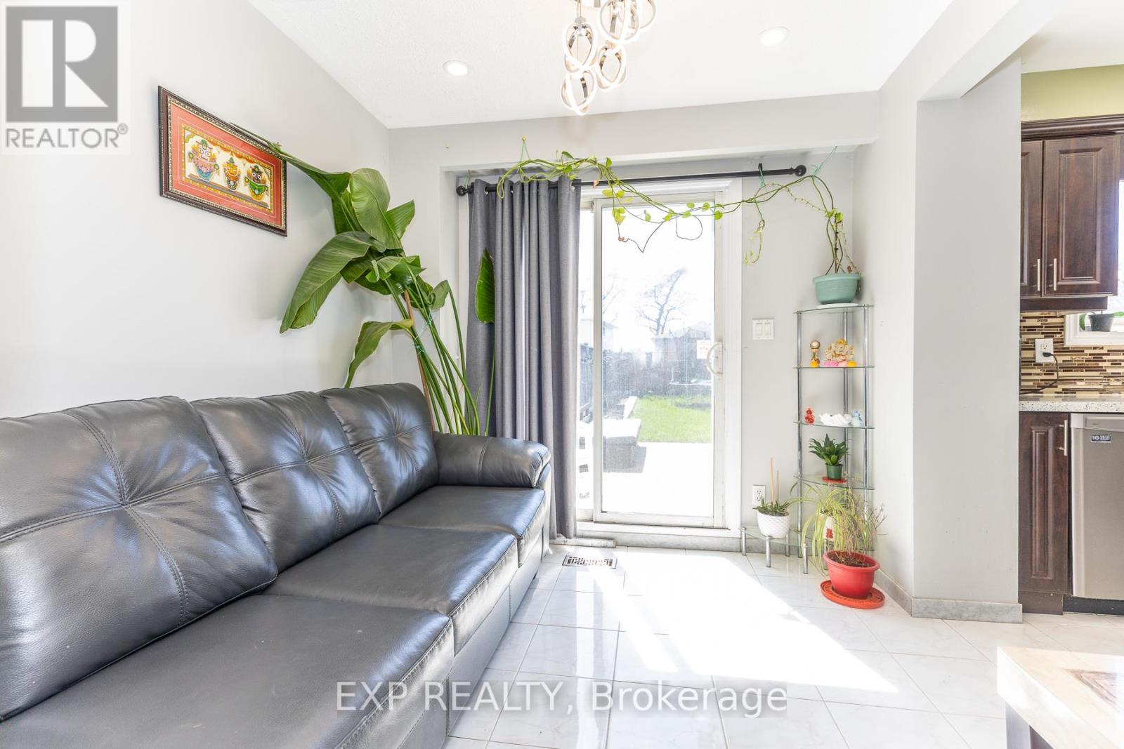 3270 Klaiman Drive, Mississauga, Ontario  L4Y 3C8 - Photo 21 - W13017908