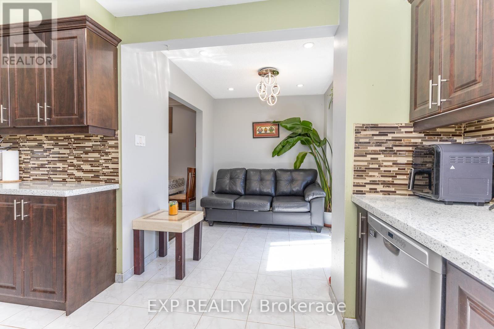 3270 Klaiman Drive, Mississauga, Ontario  L4Y 3C8 - Photo 23 - W13017908