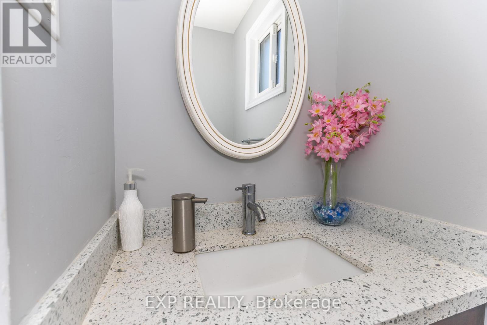 3270 Klaiman Drive, Mississauga, Ontario  L4Y 3C8 - Photo 25 - W13017908