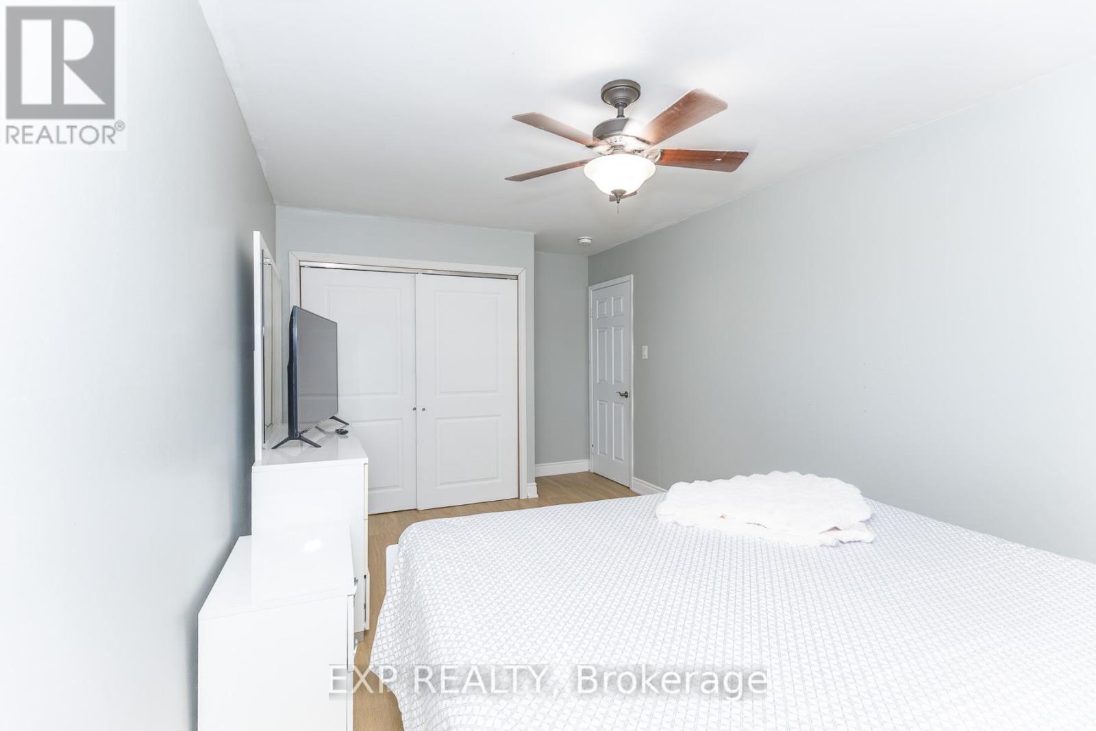 3270 Klaiman Drive, Mississauga, Ontario  L4Y 3C8 - Photo 36 - W13017908