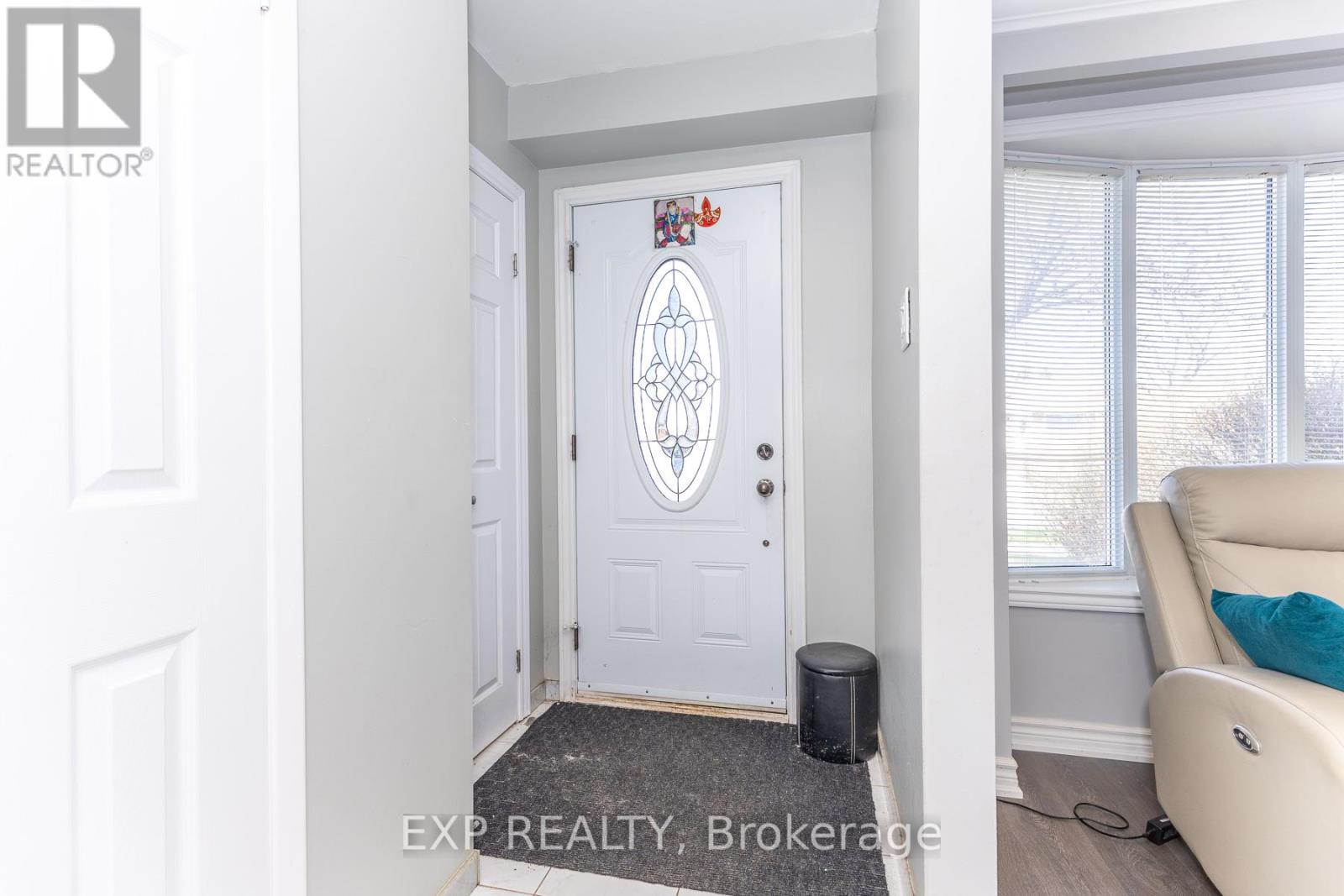 3270 Klaiman Drive, Mississauga, Ontario  L4Y 3C8 - Photo 6 - W13017908