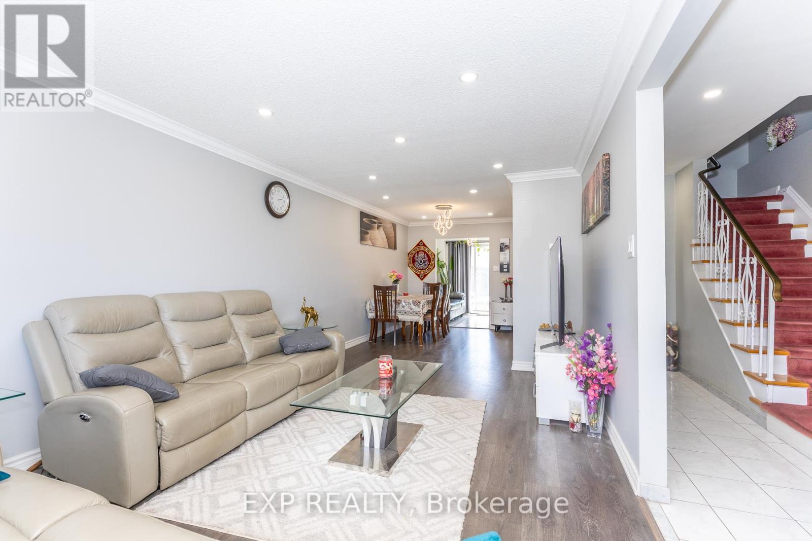 3270 Klaiman Drive, Mississauga, Ontario  L4Y 3C8 - Photo 8 - W13017908