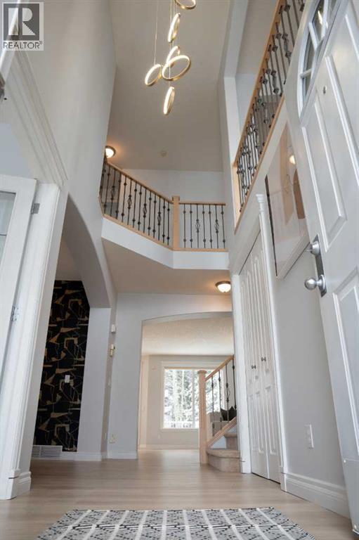 3 Strathridge Bay Sw, Calgary, Alberta  T3H 4S1 - Photo 7 - A2303312