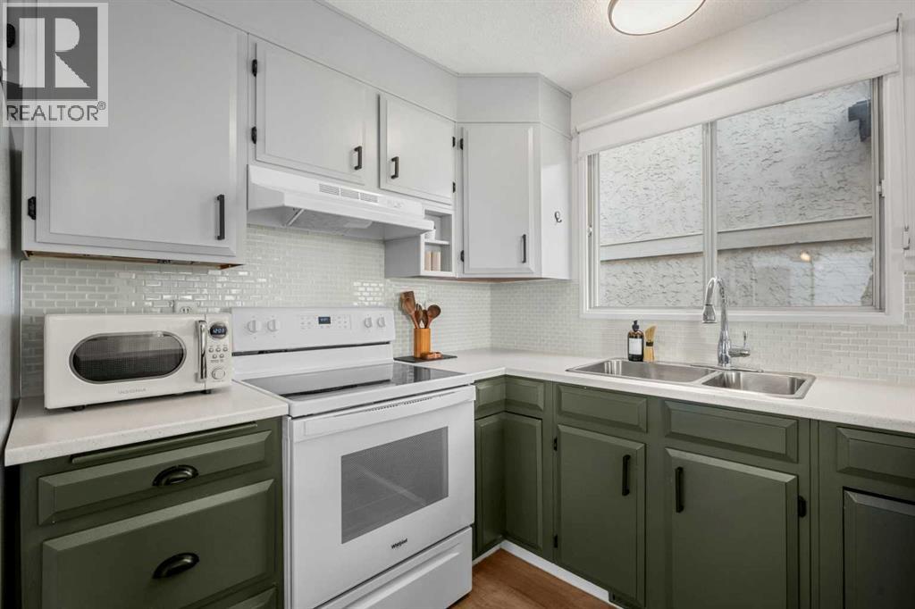 55 Coach Gate Way Sw, Calgary, Alberta  T3H 1L7 - Photo 13 - A2280840