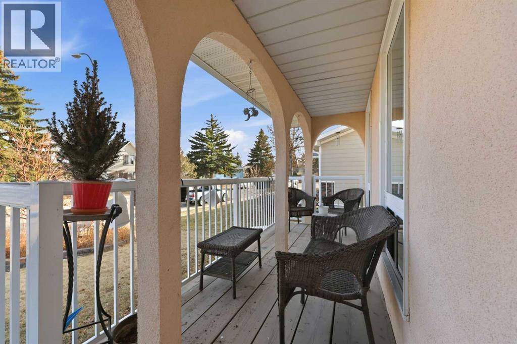 63 Huntmeadow Road NE, Calgary, Alberta  T2K 5H2 - Photo 2 - A2284085