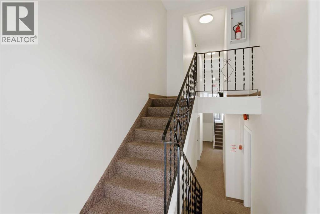 6131 Bowness Road Nw, Calgary, Alberta  T3B 0C9 - Photo 6 - A2296697