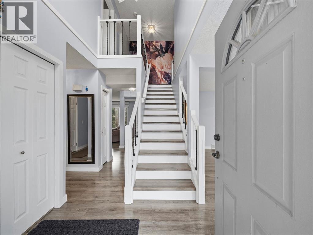 247 Hidden Valley Place Nw, Calgary, Alberta  T3A 4Z5 - Photo 3 - A2301961