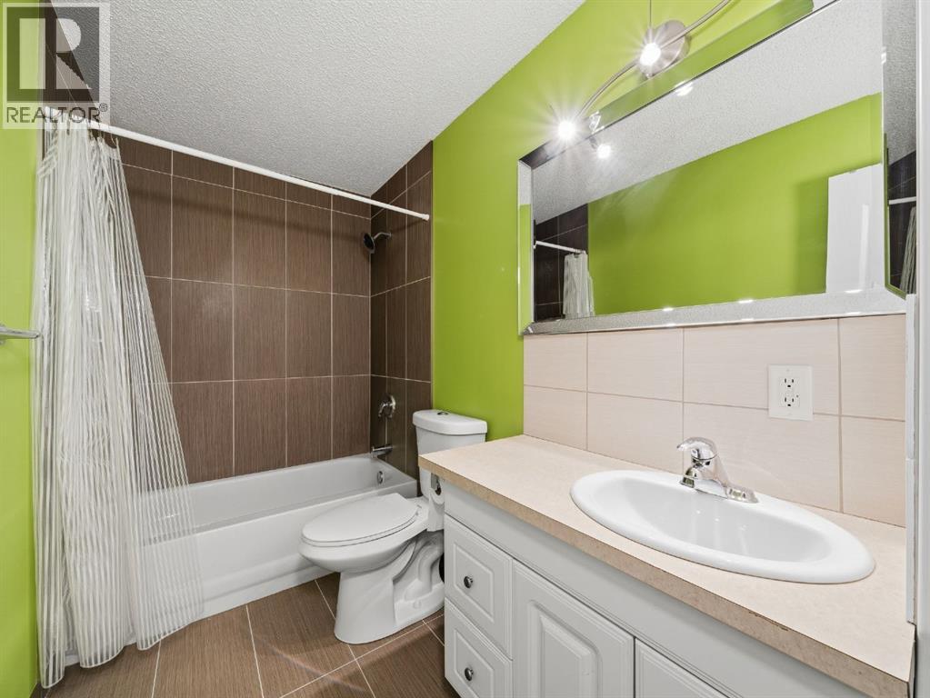 247 Hidden Valley Place Nw, Calgary, Alberta  T3A 4Z5 - Photo 36 - A2301961