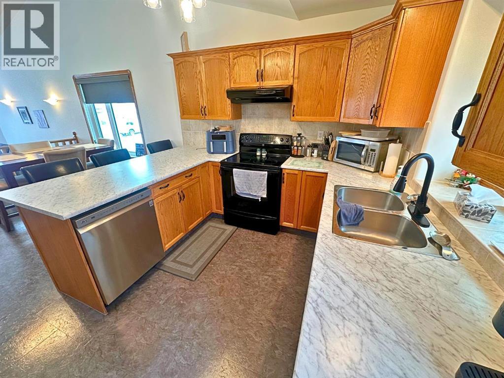 2 Dalton Close, Red Deer, Alberta  T4R 2P5 - Photo 4 - A2301550