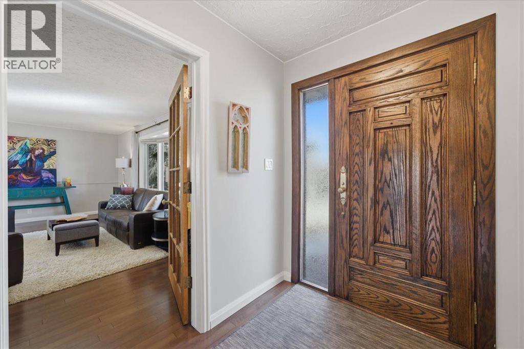 2804 49 Street SW, Calgary, Alberta  T3E 3Y2 - Photo 4 - A2294875