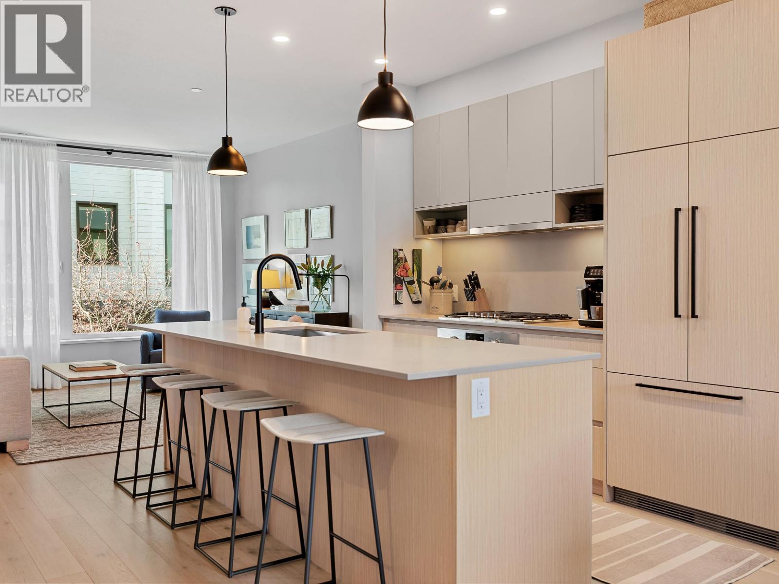 31 528 E 2ND STREET, North Vancouver, British Columbia