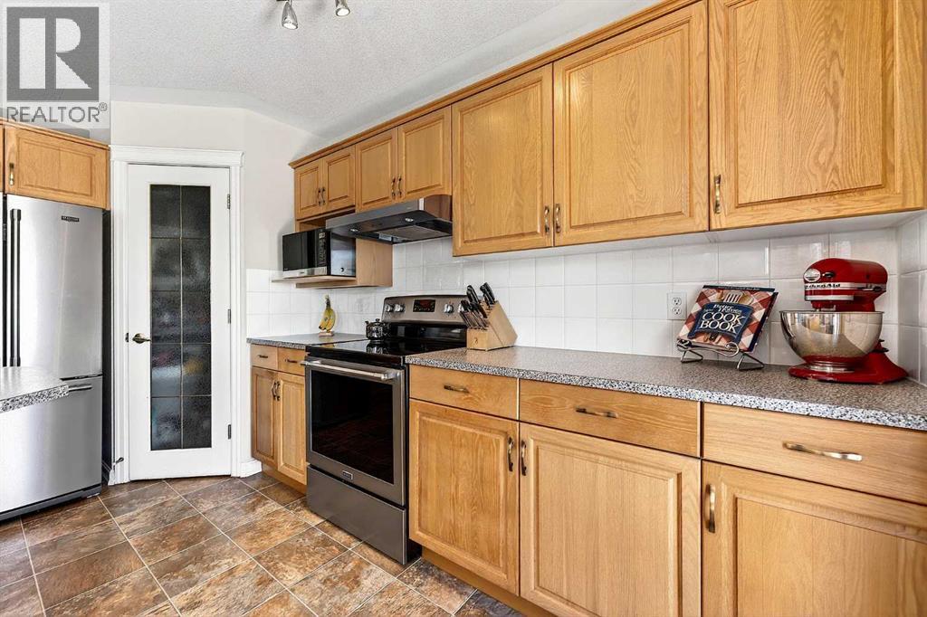 219 Hidden Ranch Circle NW, Calgary, Alberta  T3A 5R1 - Photo 11 - A2299598