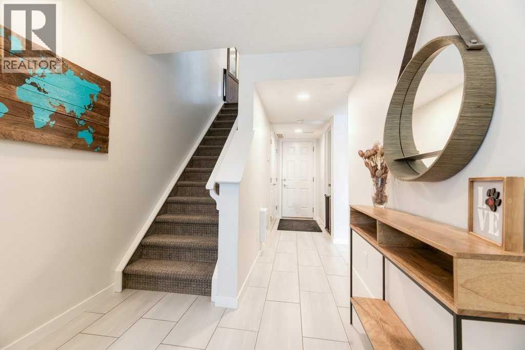 204 Sundown Road, Cochrane, Alberta  T4C 2M5 - Photo 11 - A2301329