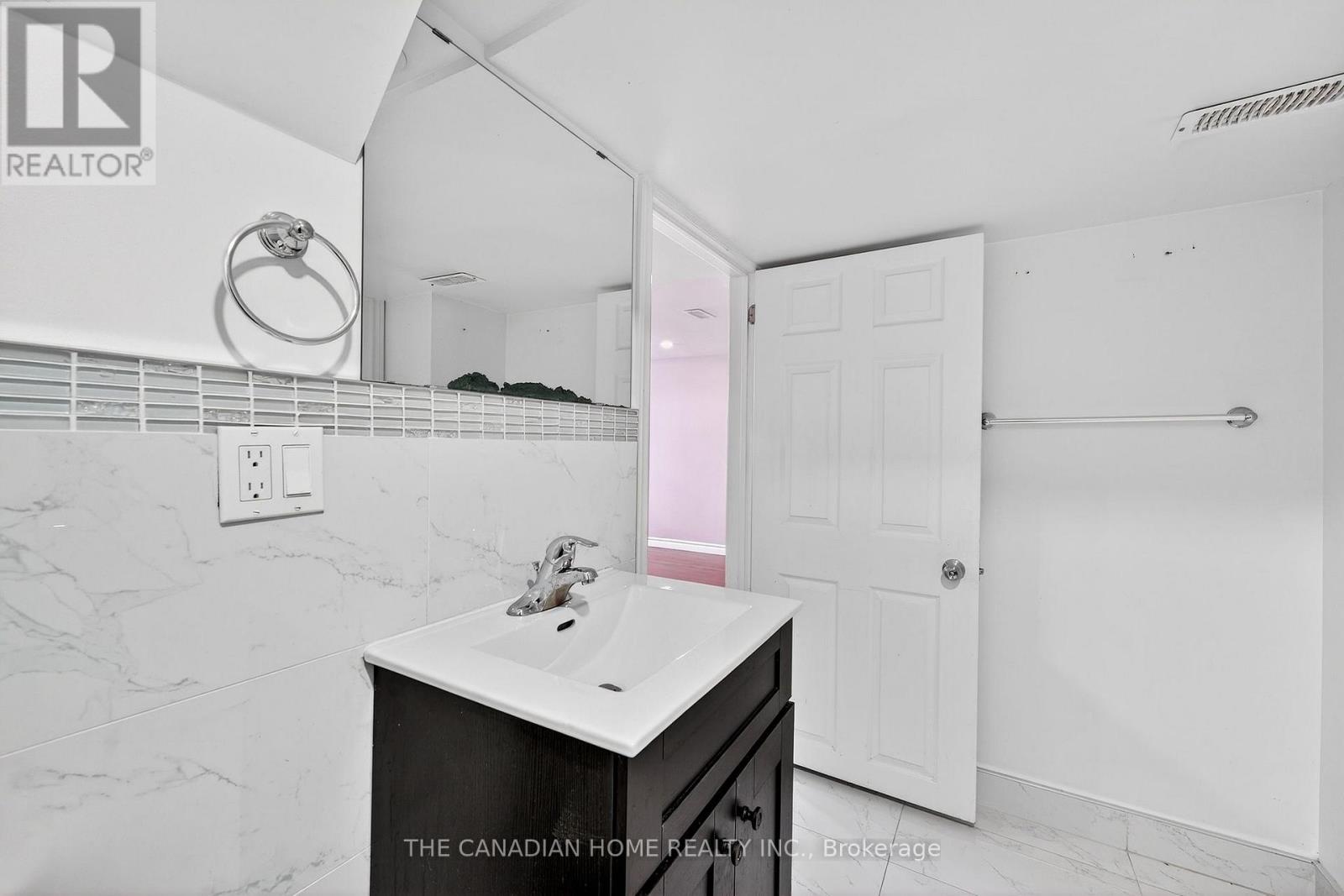 222 Elka Drive E, Richmond Hill, Ontario  L4C 3A3 - Photo 41 - N12829220