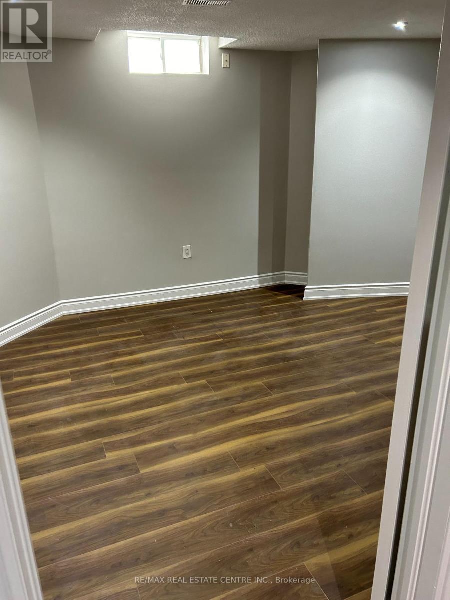 3213 Mcdowell (Basement) Drive, Mississauga, Ontario  L5M 6S4 - Photo 3 - W13017928