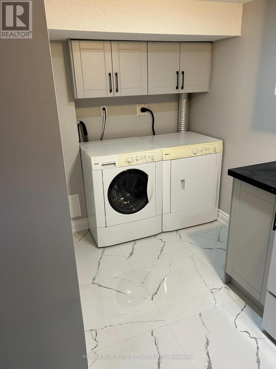 3213 Mcdowell (Basement) Drive, Mississauga, Ontario  L5M 6S4 - Photo 7 - W13017928