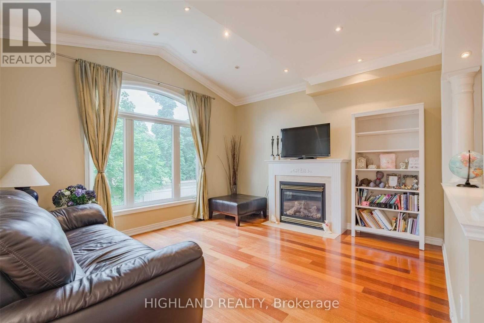 2356 Hilda Drive, Oakville, Ontario  L6H 7M9 - Photo 4 - W13017930