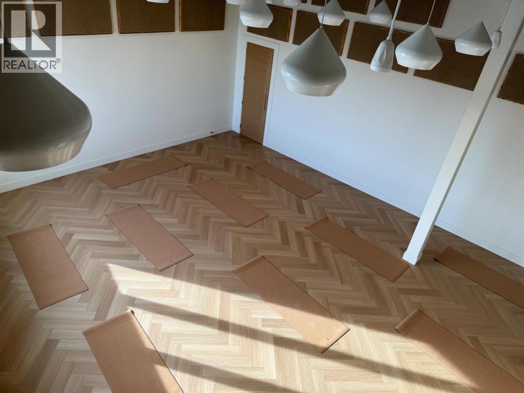 240, 125 Oakmoor Plaza SW, Calgary, Alberta  T2V 4R9 - Photo 9 - A2287738