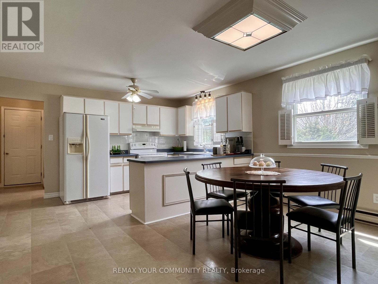 37a Canal Street, Georgina, Ontario  L4P 1K6 - Photo 6 - N13017944