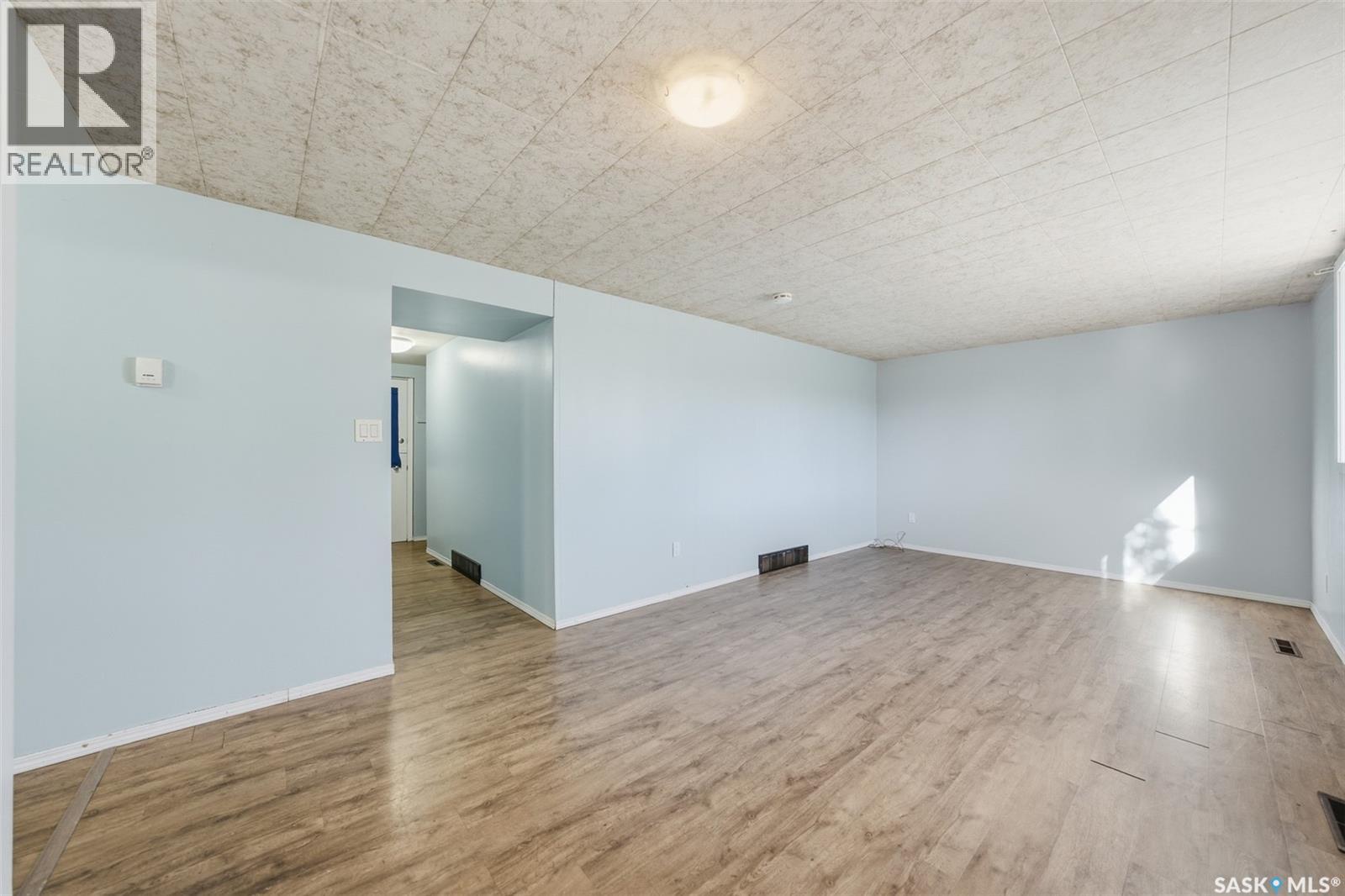 1051 109th Street, North Battleford, Saskatchewan  S9A 2E3 - Photo 18 - SK033373