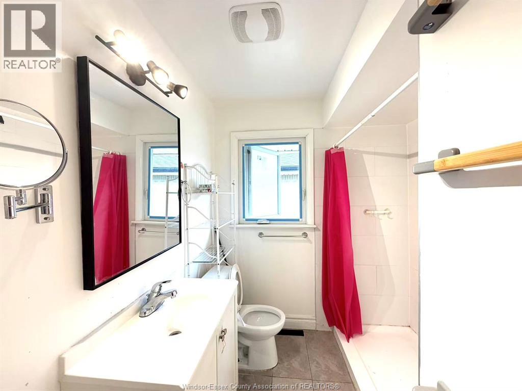 3863 Longfellow Ave, Windsor, Ontario  N9G 2B4 - Photo 4 - 26008535
