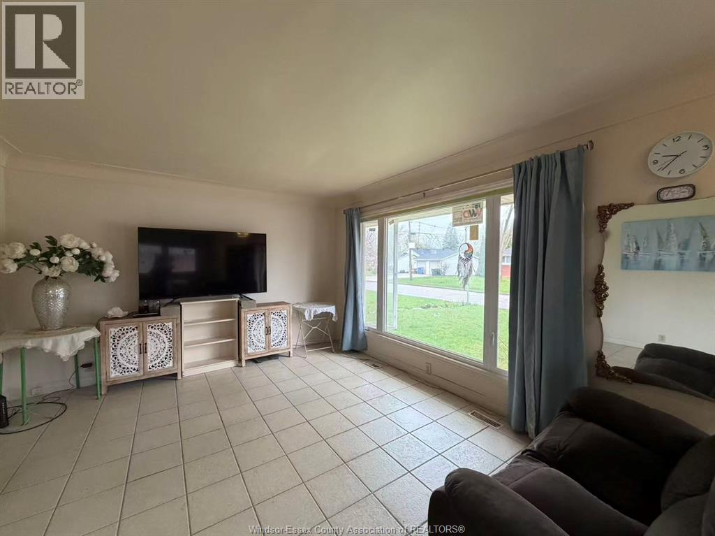 3863 Longfellow Ave, Windsor, Ontario  N9G 2B4 - Photo 7 - 26008535