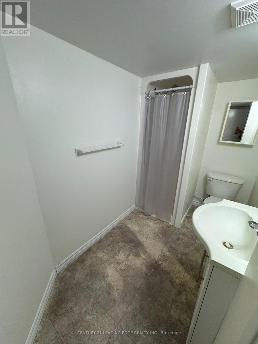 923 Redbird Crescent, Pickering, Ontario  L1V 5K8 - Photo 49 - E13010216