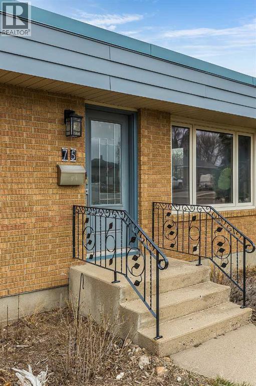 75 Robertson Way Sw, Medicine Hat, Alberta  T1A 5J3 - Photo 4 - A2302239