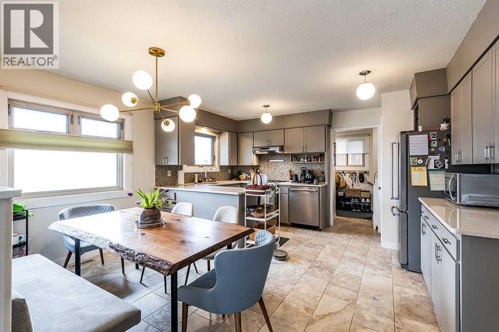 75 Robertson Way Sw, Medicine Hat, Alberta  T1A 5J3 - Photo 6 - A2302239