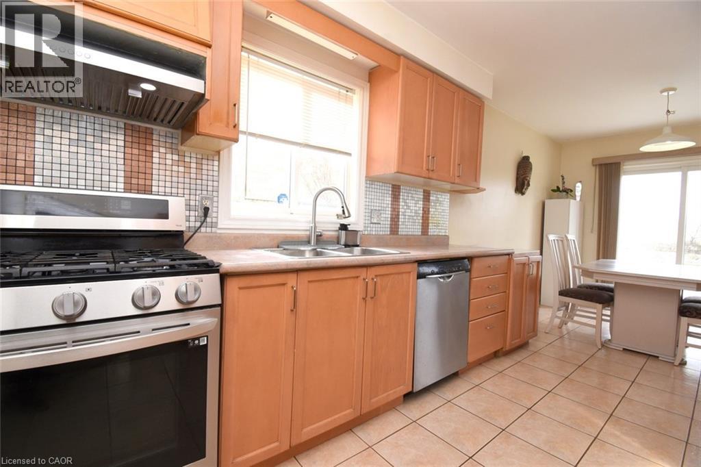 142 Hawkswood Trail, Hamilton, Ontario  L9B 2R5 - Photo 18 - 40812731