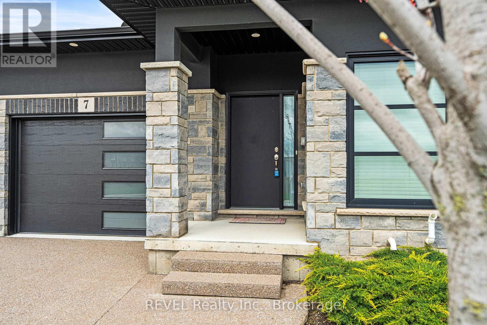 7 - 7138 Parsa Street E, Niagara Falls, Ontario  L2H 3W1 - Photo 3 - X13017952