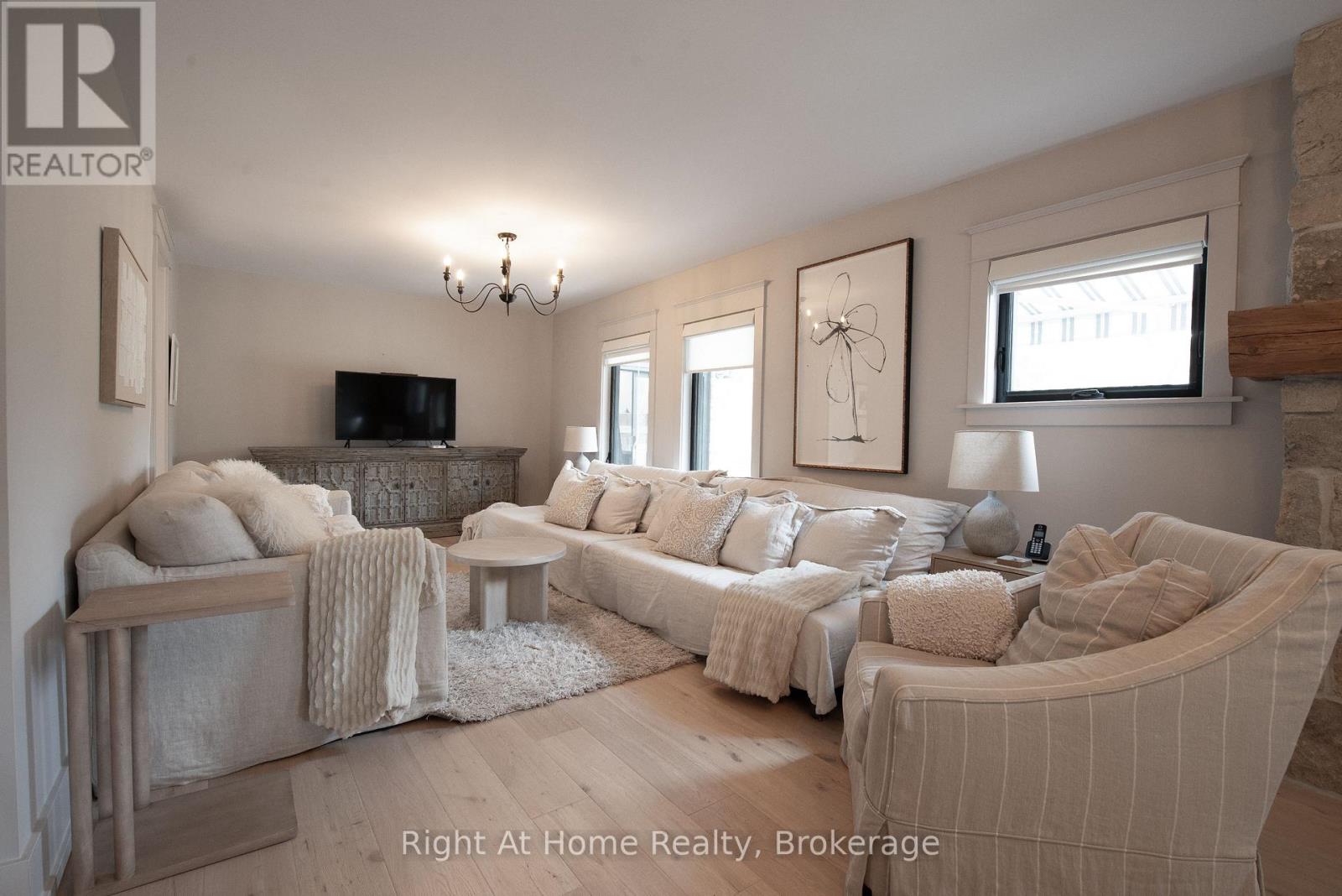 139 Allan Street, Oakville, Ontario  L6J 3N6 - Photo 10 - W12932152