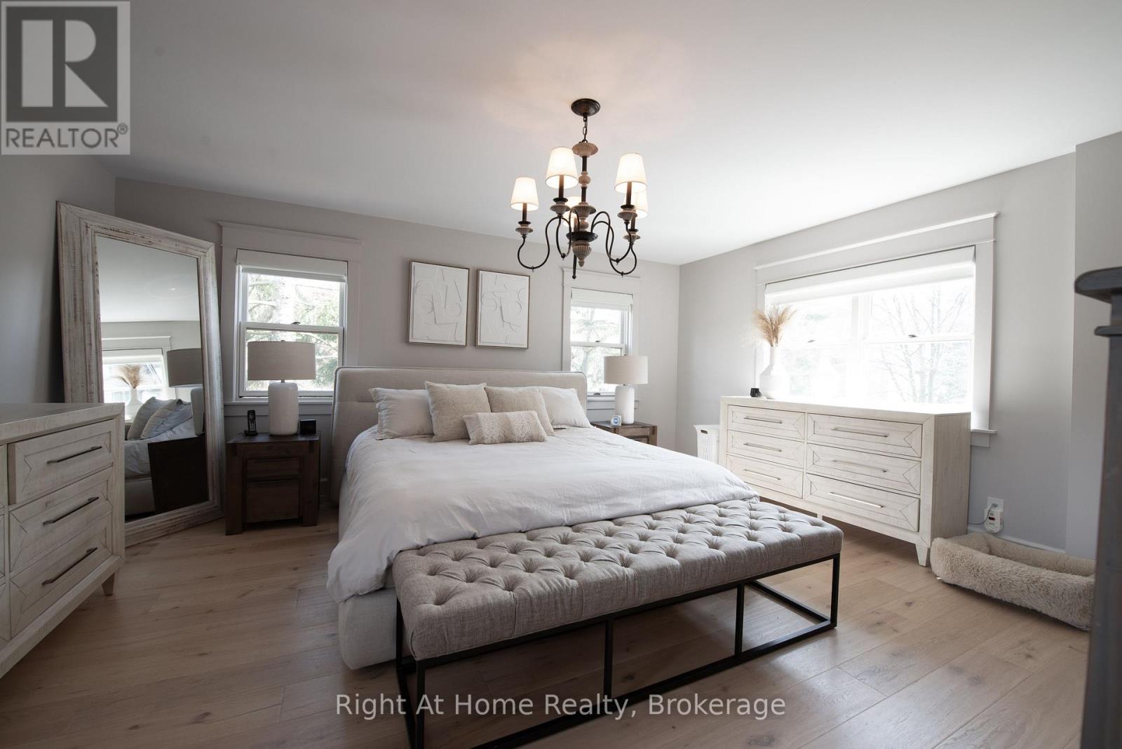 139 Allan Street, Oakville, Ontario  L6J 3N6 - Photo 24 - W12932152