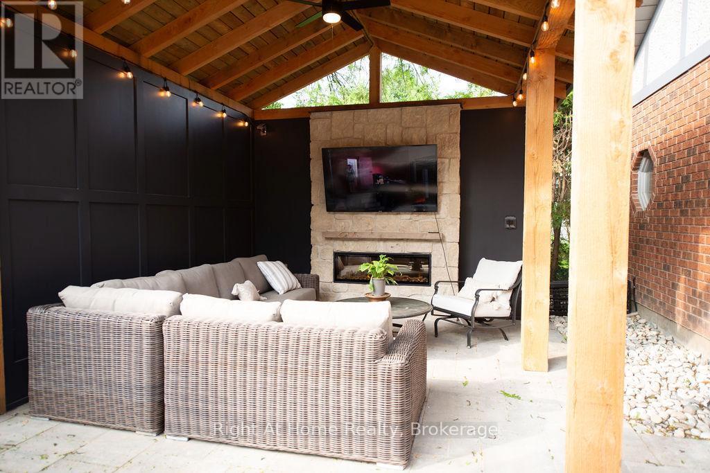 139 Allan Street, Oakville, Ontario  L6J 3N6 - Photo 37 - W12932152