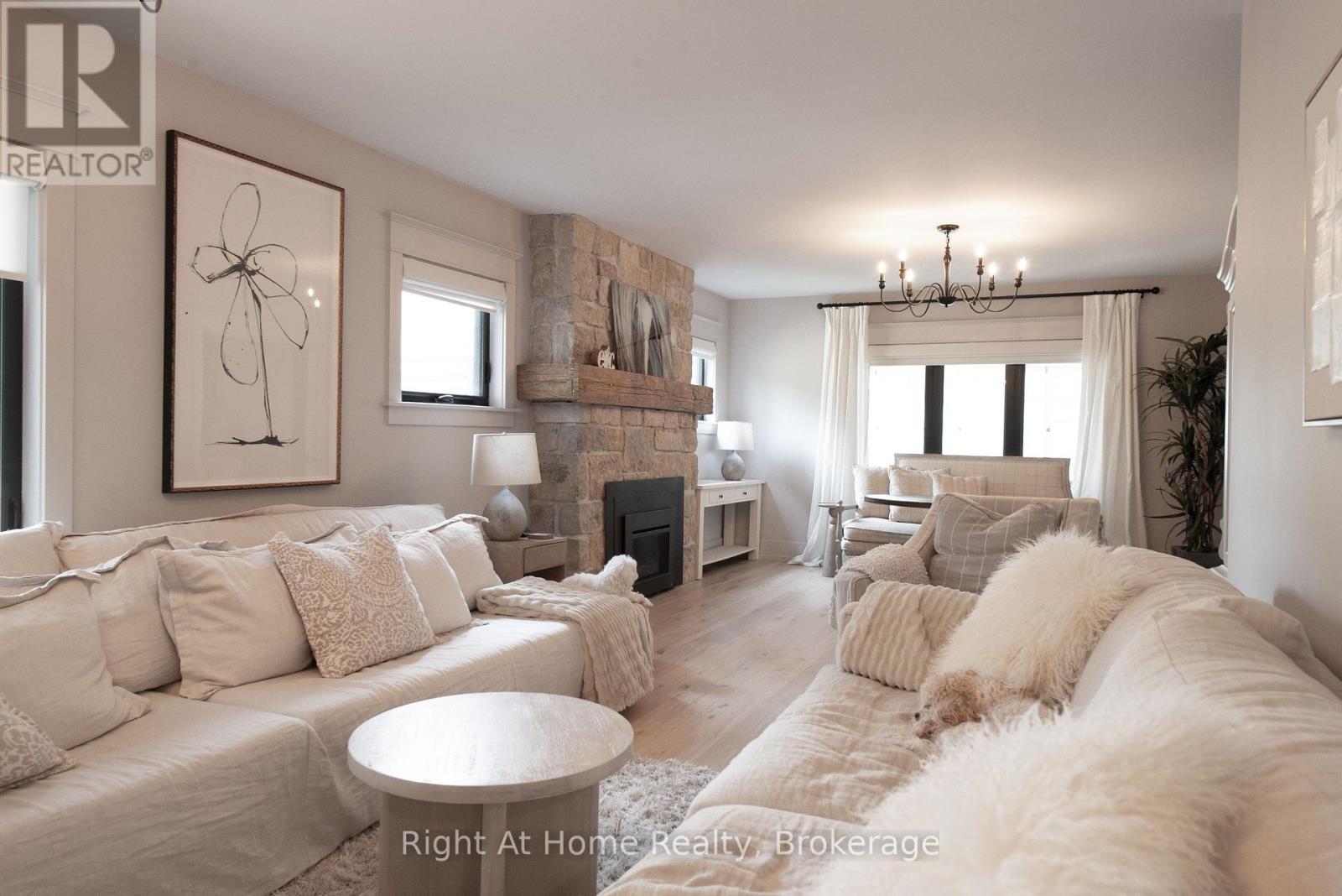 139 Allan Street, Oakville, Ontario  L6J 3N6 - Photo 9 - W12932152