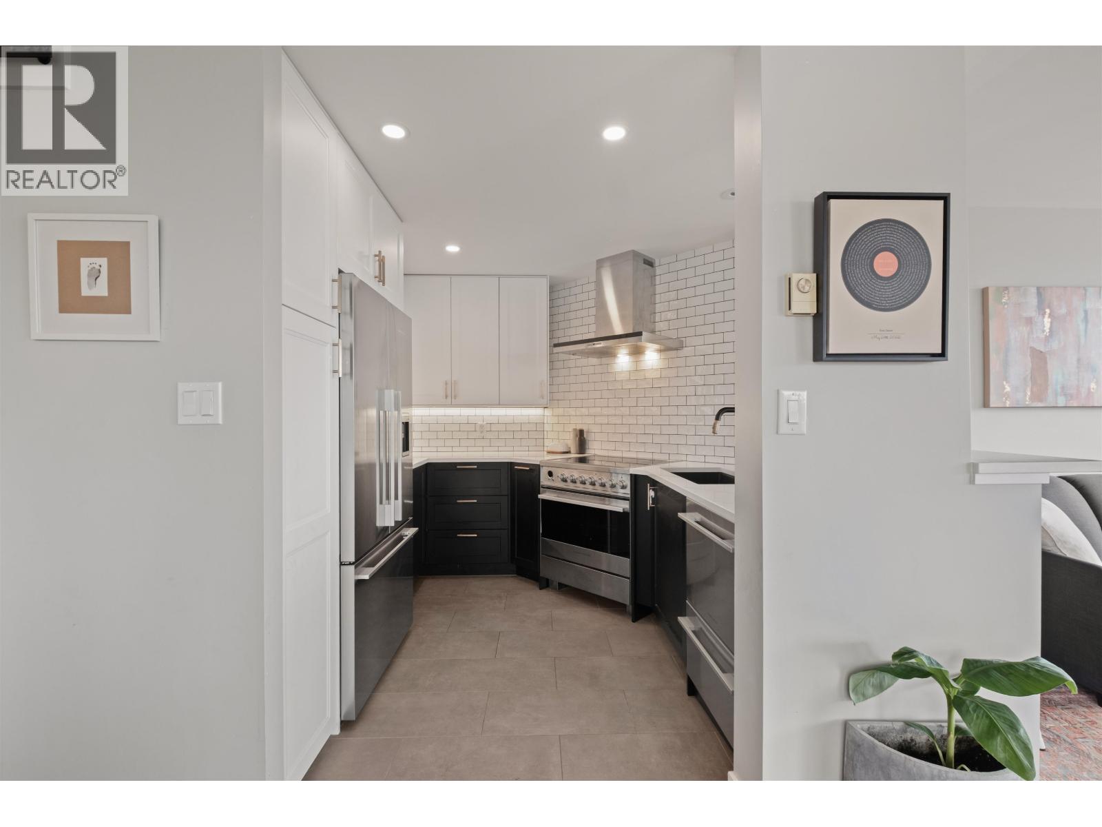 303 408 Lonsdale Avenue, North Vancouver, British Columbia  V7M 2G5 - Photo 20 - R3112467