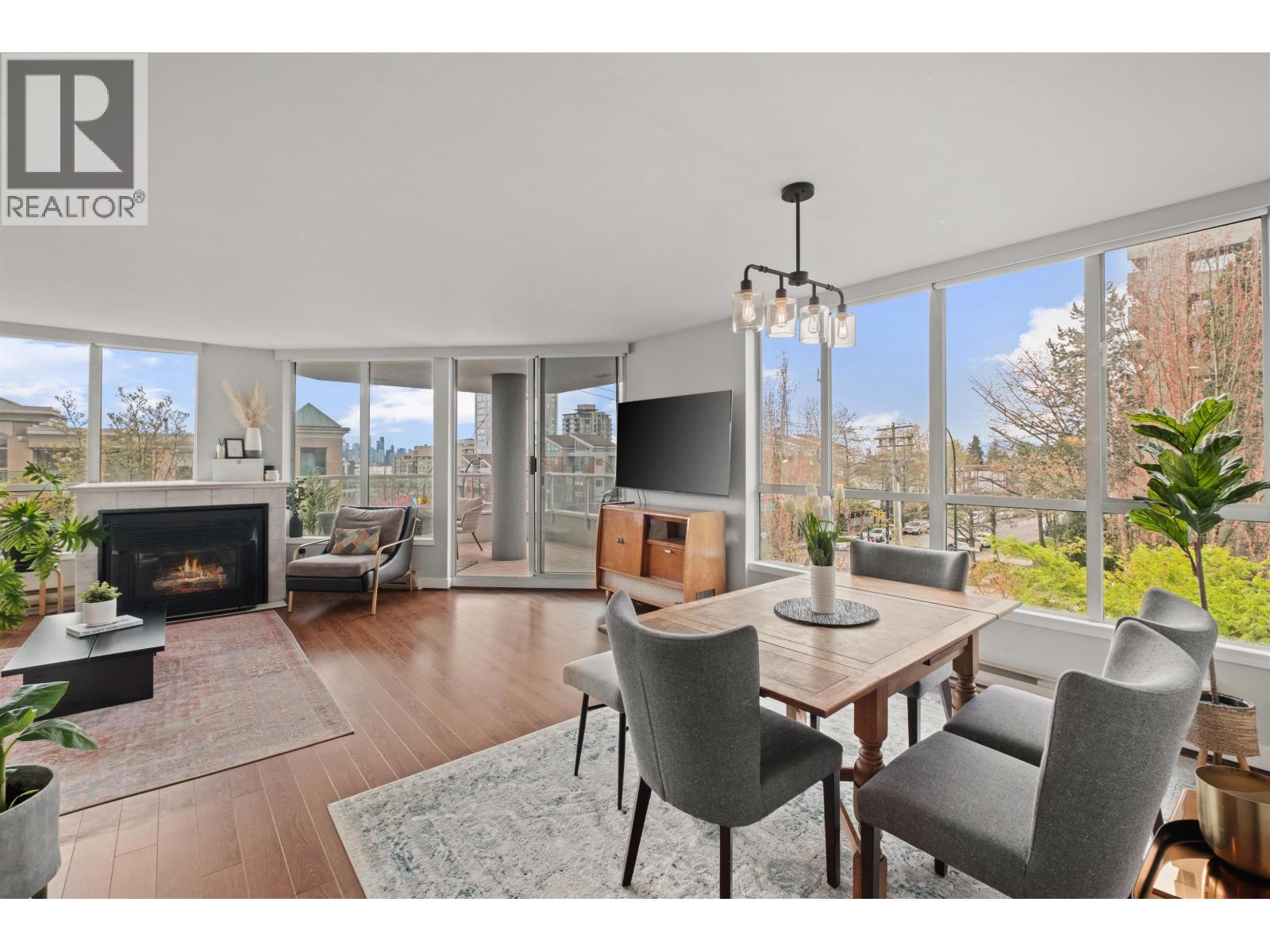 303 408 Lonsdale Avenue, North Vancouver, British Columbia  V7M 2G5 - Photo 2 - R3112467