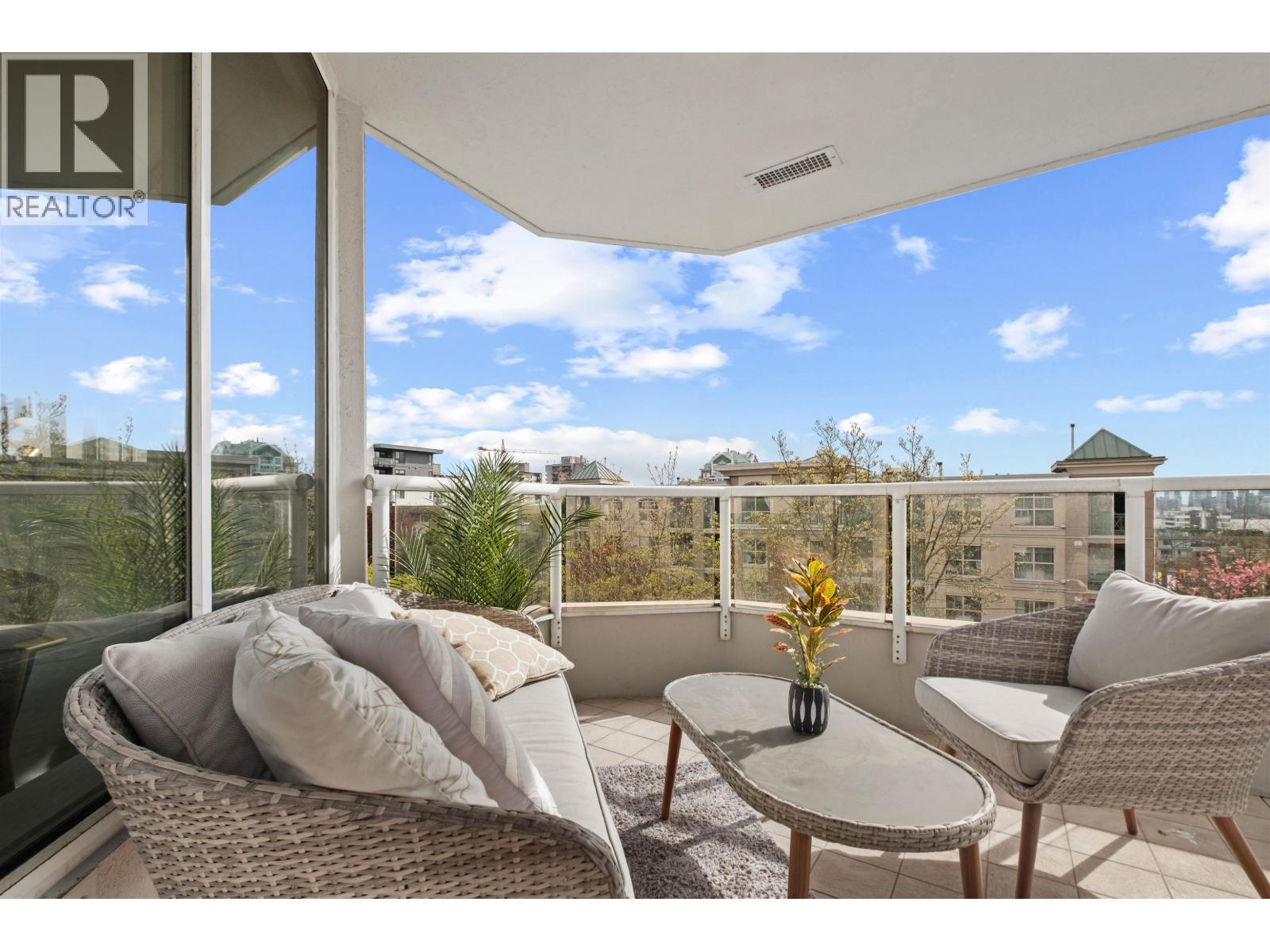 303 408 Lonsdale Avenue, North Vancouver, British Columbia  V7M 2G5 - Photo 15 - R3112467