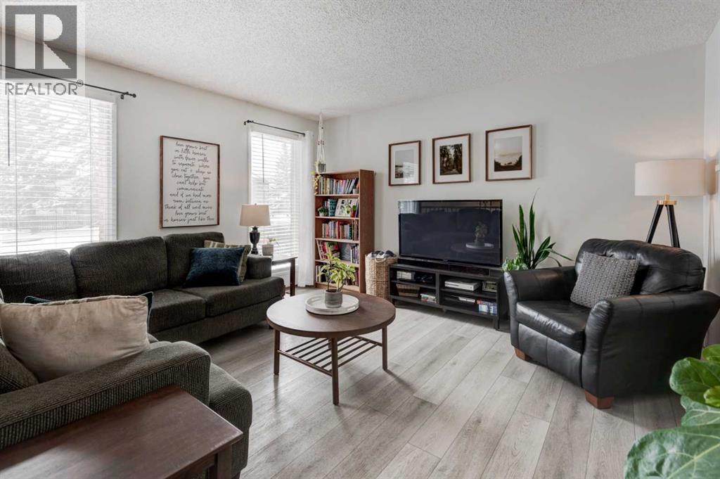 1204 Ranchlands Boulevard Nw, Calgary, Alberta  T3G 1G5 - Photo 2 - A2302964