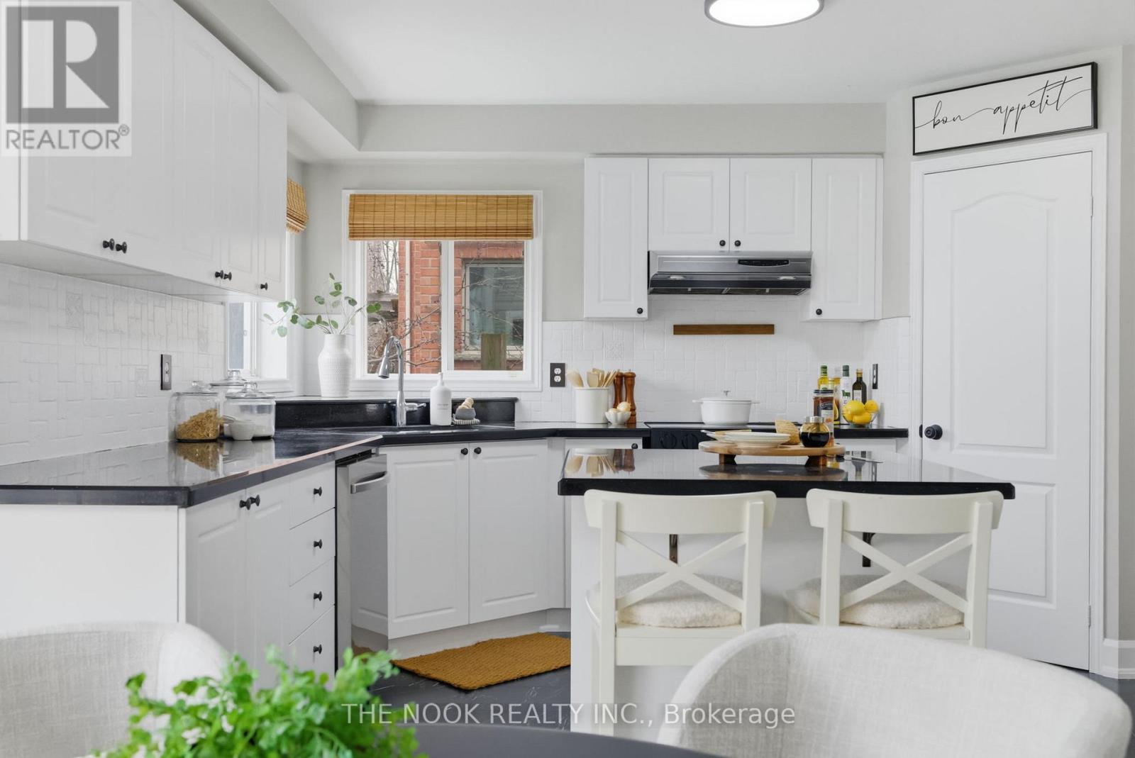 22 Selkirk Drive, Whitby, Ontario  L1M 2E6 - Photo 14 - E13018002