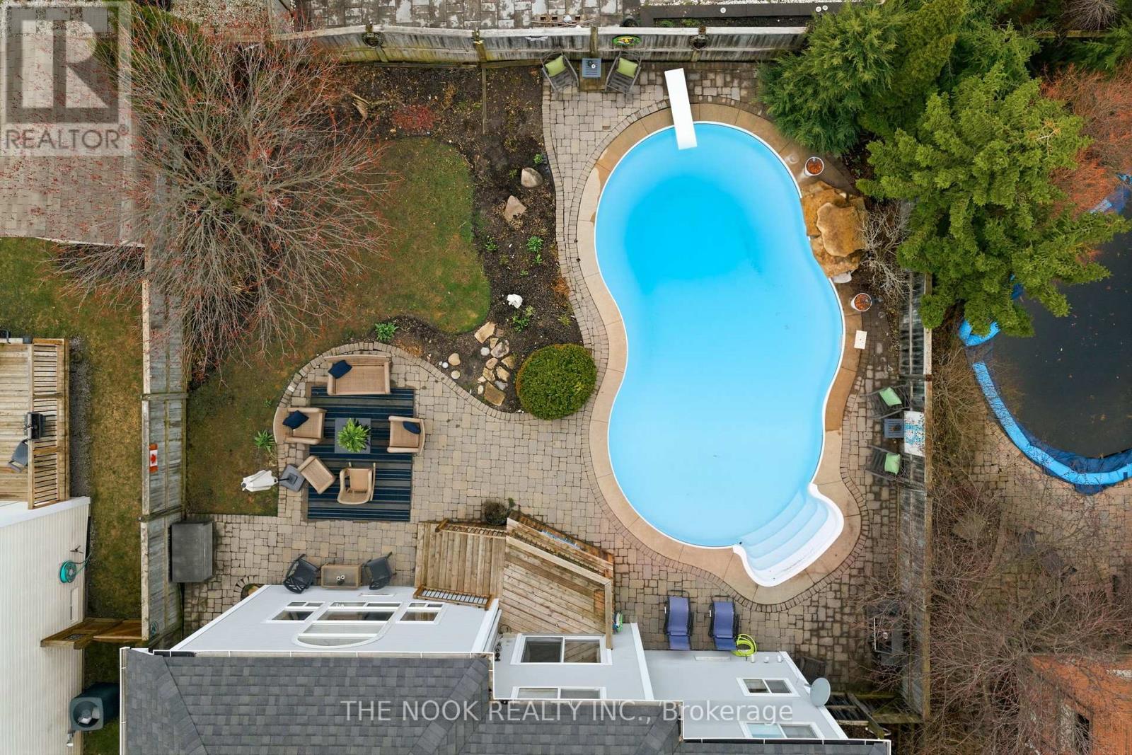 22 Selkirk Drive, Whitby, Ontario  L1M 2E6 - Photo 2 - E13018002