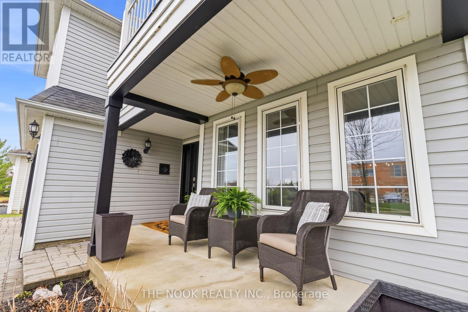 22 Selkirk Drive, Whitby, Ontario  L1M 2E6 - Photo 4 - E13018002