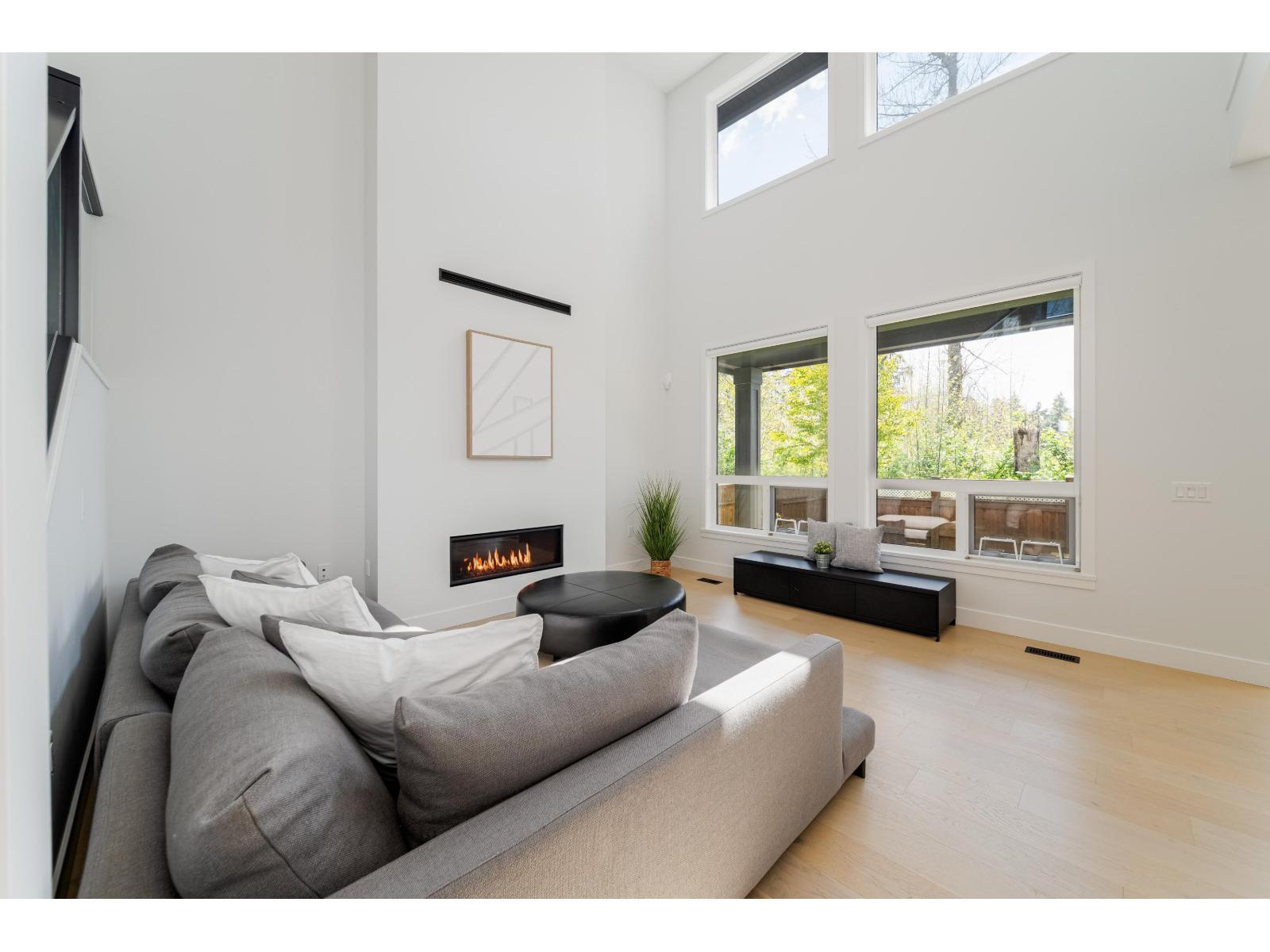 20530 77a Avenue, Langley, British Columbia  V2Y 4K3 - Photo 3 - R3113075