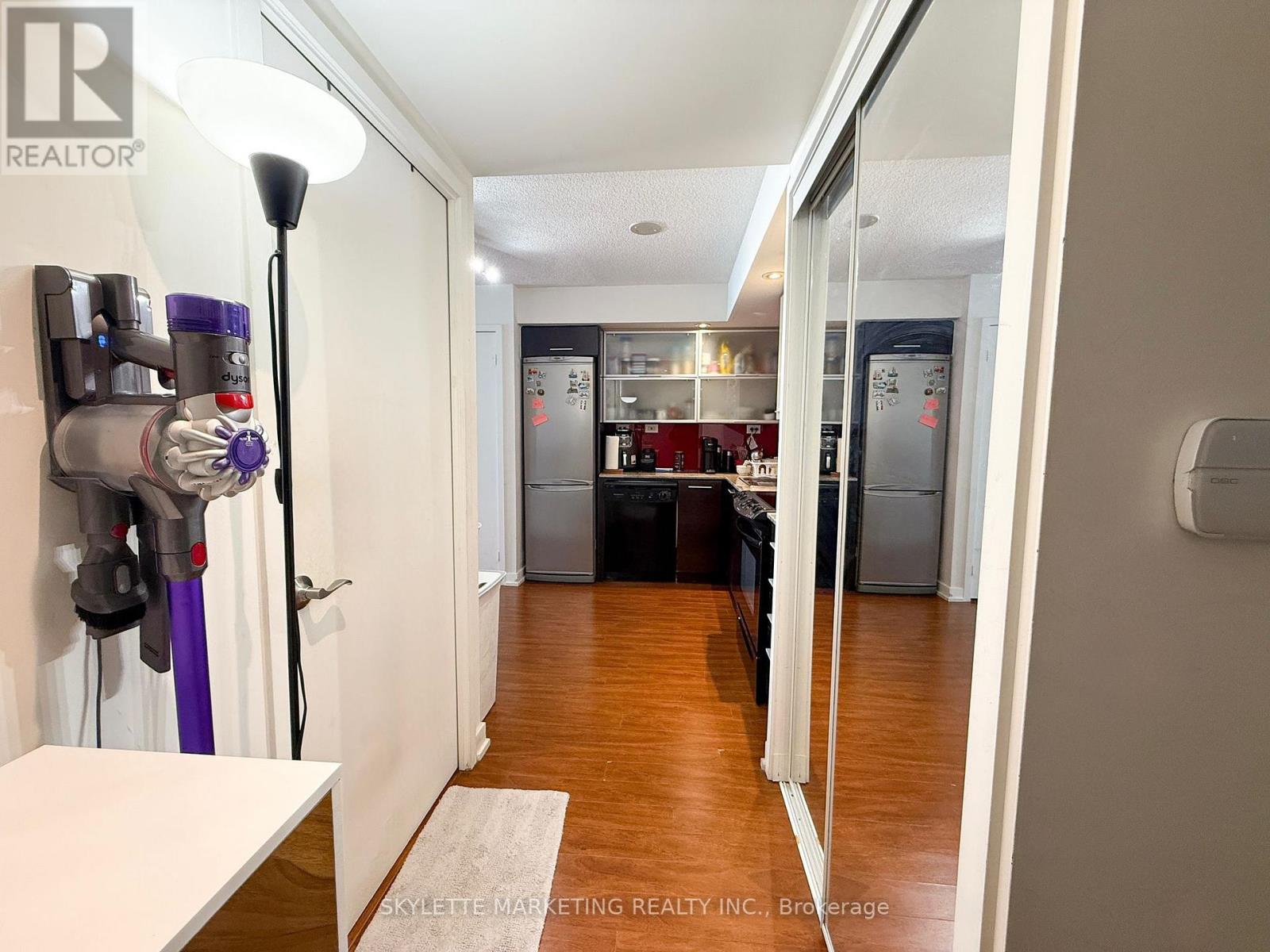 505 - 8 Telegram Mews, Toronto, Ontario  M5V 3Z5 - Photo 11 - C13017972