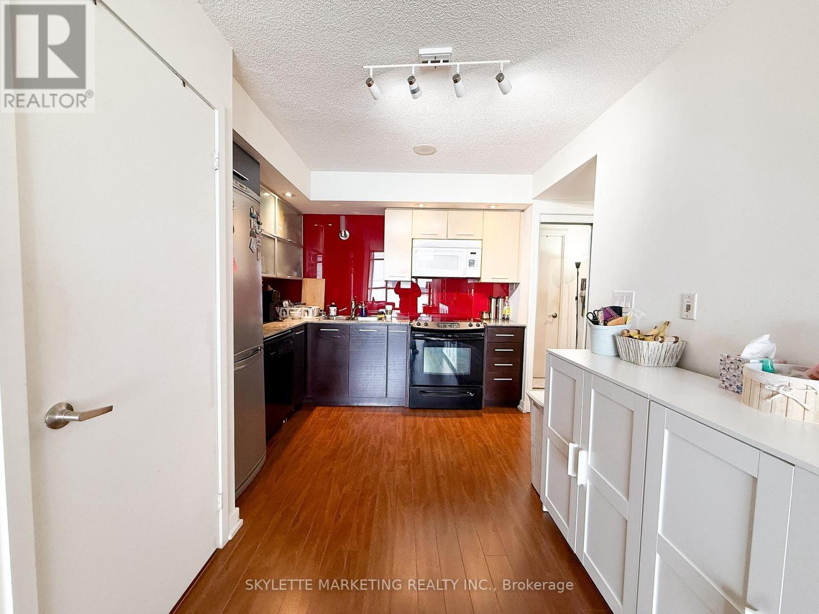 505 - 8 Telegram Mews, Toronto, Ontario  M5V 3Z5 - Photo 5 - C13017972