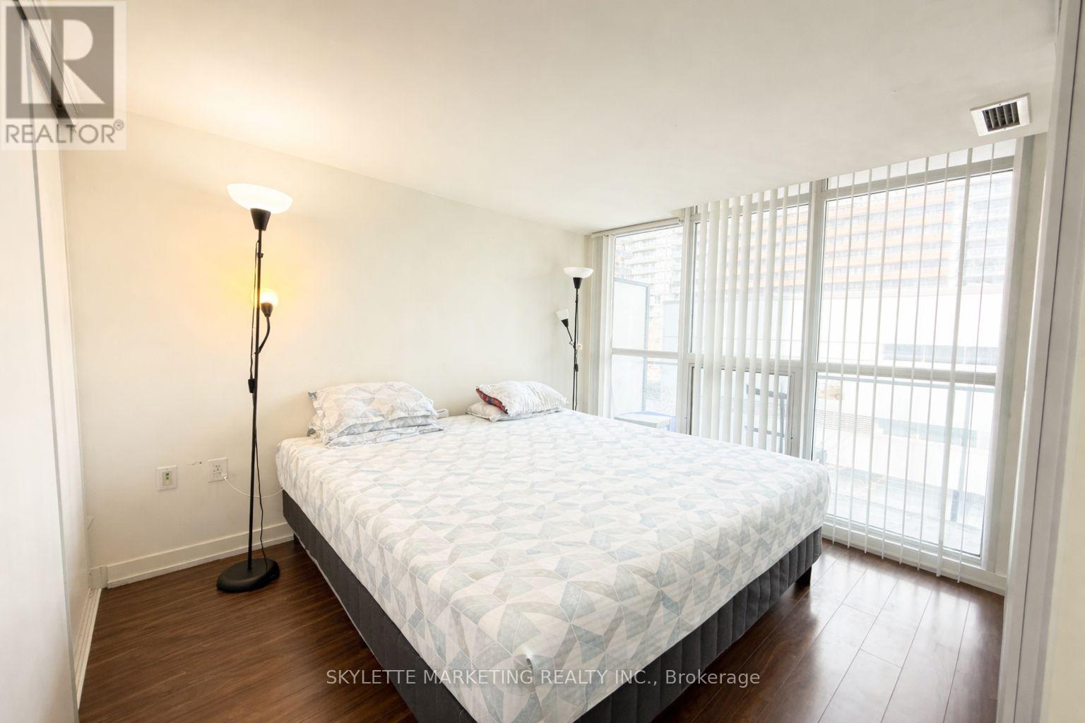 505 - 8 Telegram Mews, Toronto, Ontario  M5V 3Z5 - Photo 7 - C13017972