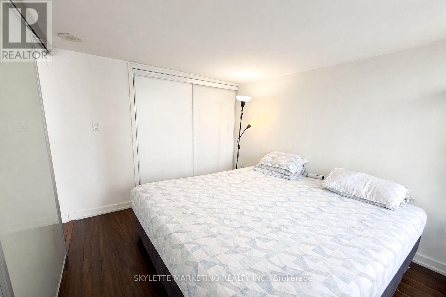 505 - 8 Telegram Mews, Toronto, Ontario  M5V 3Z5 - Photo 8 - C13017972